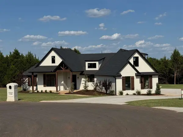 21288 Reserve Cir., Harrah, OK 73045