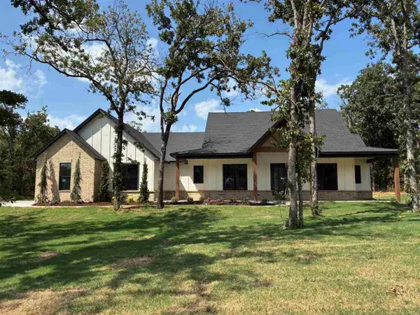 21113 Reserve Cir., Harrah, OK 73045
