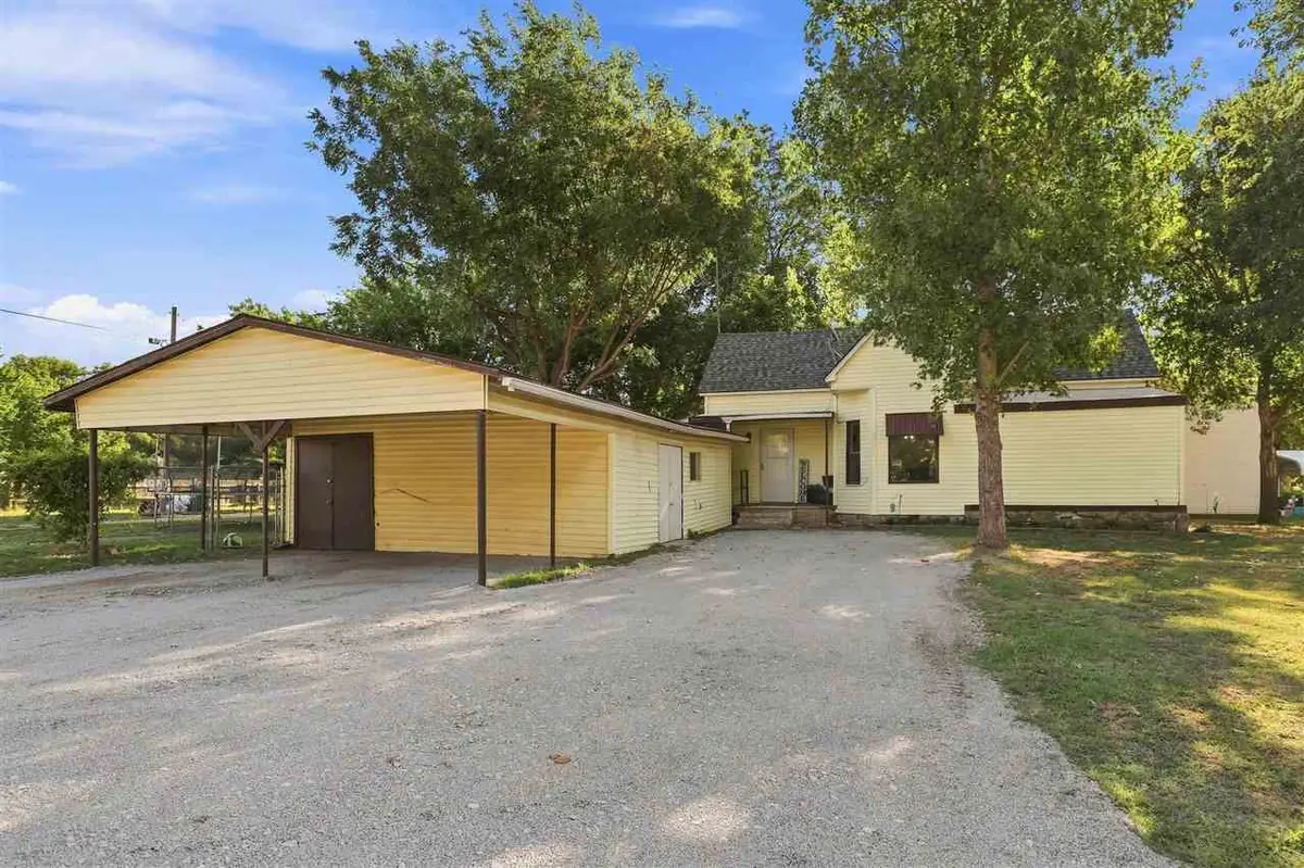 1102 N 9th Street, Perry, OK 73077 - #1