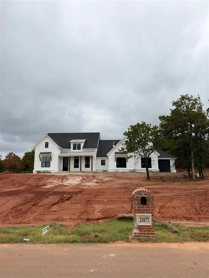 21077 Reserve Cir., Harrah, OK 73045 - #1