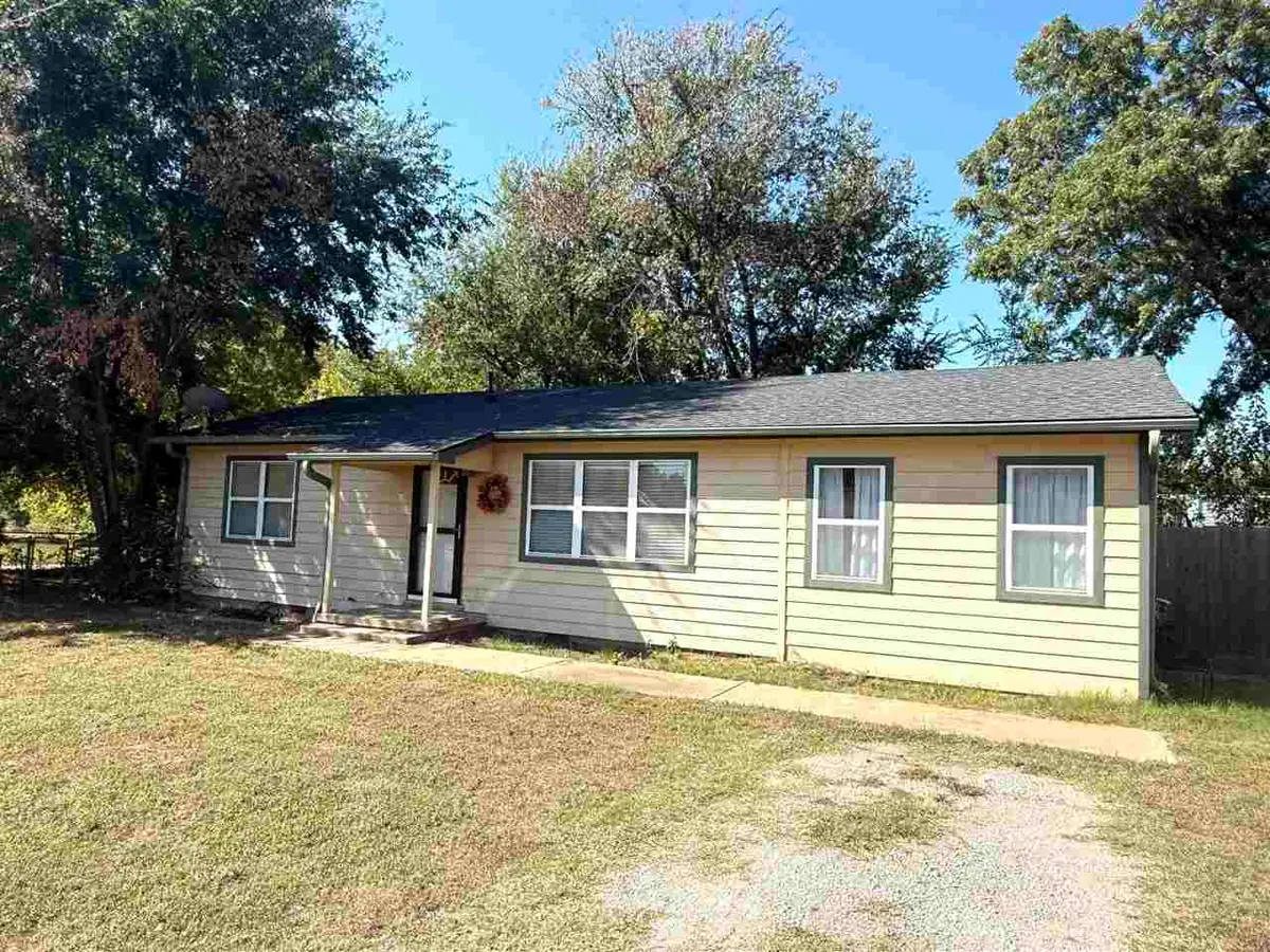 321 SE 1st Street, Perkins, OK 74059 - #1