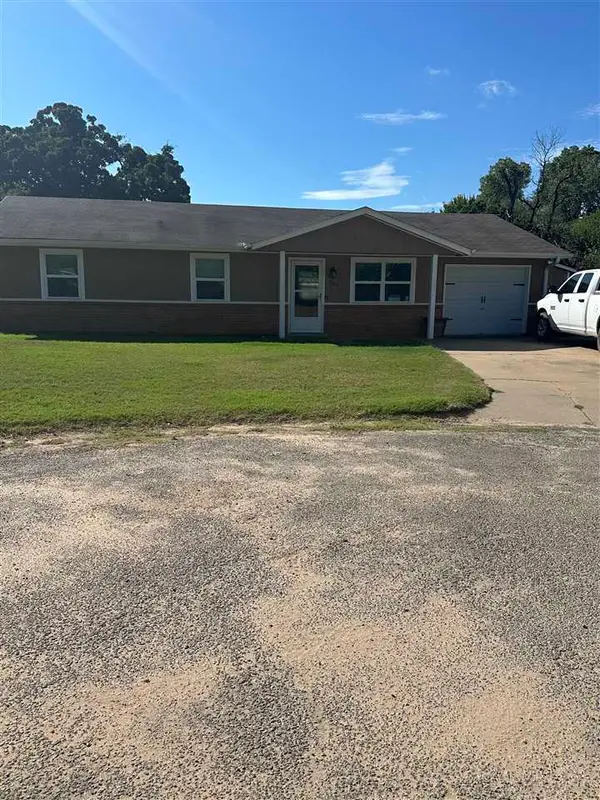 102 E Lewis Street, Perkins, OK 74059