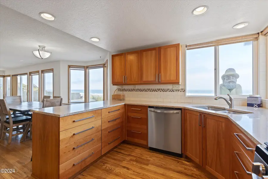 5771 NW Jetty, Lincoln City, OR 97367 - #3