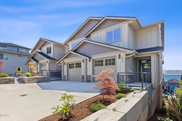 819 SW 13th Street Unit #2, Newport, OR 97365