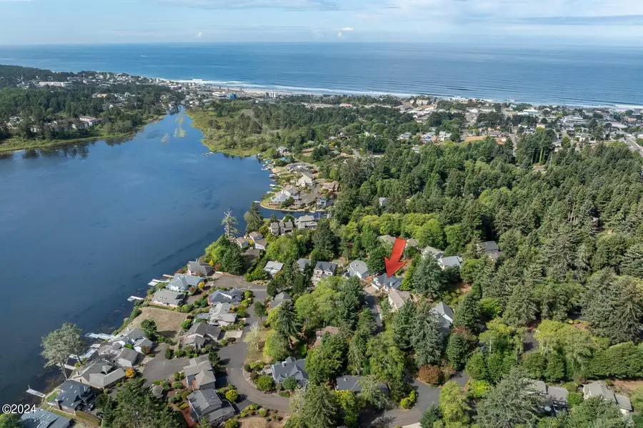 1255 NE Lakewood, Lincoln City, OR 97367 - #2