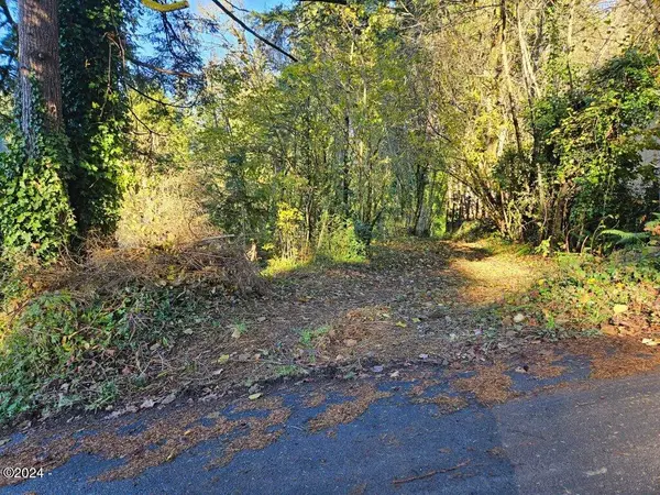 120 NW 6th, Toledo, OR 97391