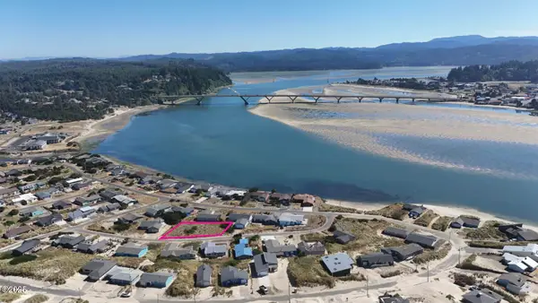 113 NW Sunset, Waldport, OR 97394