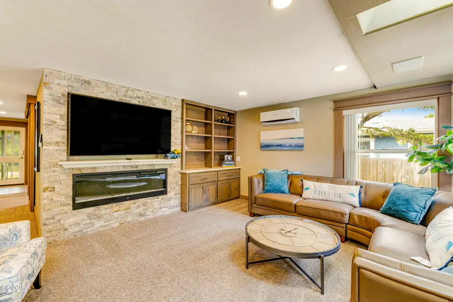 1201 NW Bayshore, Waldport, OR 97394 - #3