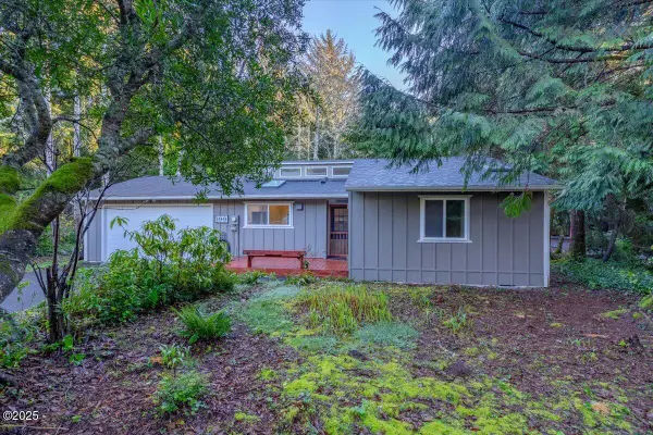 199 SW The Pines, Depoe Bay, OR 97341