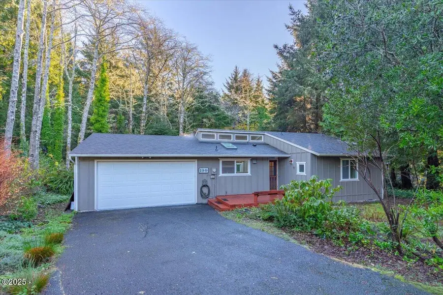 199 SW The Pines, Depoe Bay, OR 97341 - #2