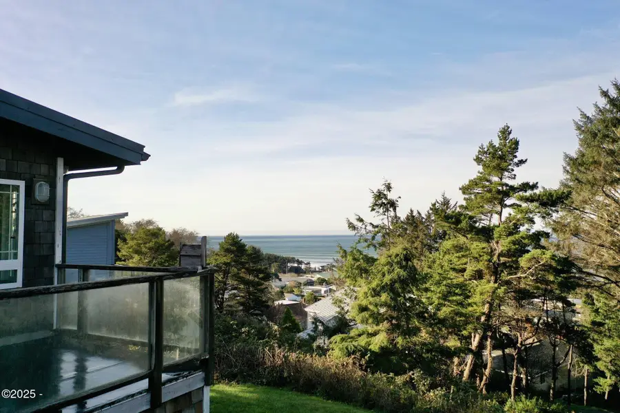 1044 King, Yachats, OR 97498 - #2