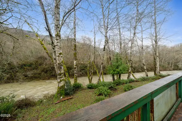 25795 Trask River, Tillamook, OR 97141