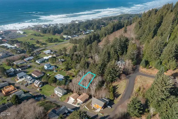 210 Chief Albert, Yachats, OR 97498