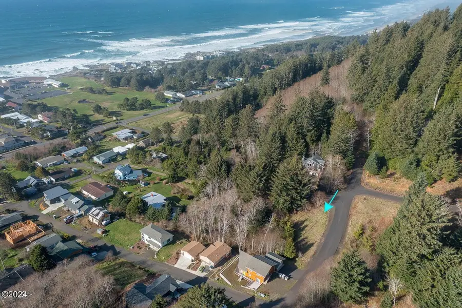 212 Chief Albert, Yachats, OR 97498 - #2