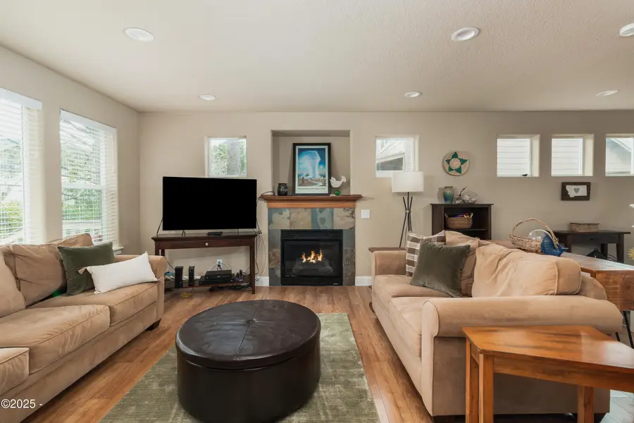 1190 SE 2nd, Lincoln City, OR 97367 - #3