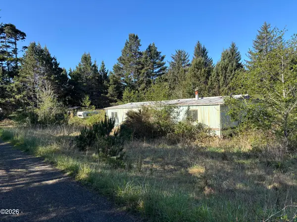 9500 NW Lark St, Seal Rock, OR 97376