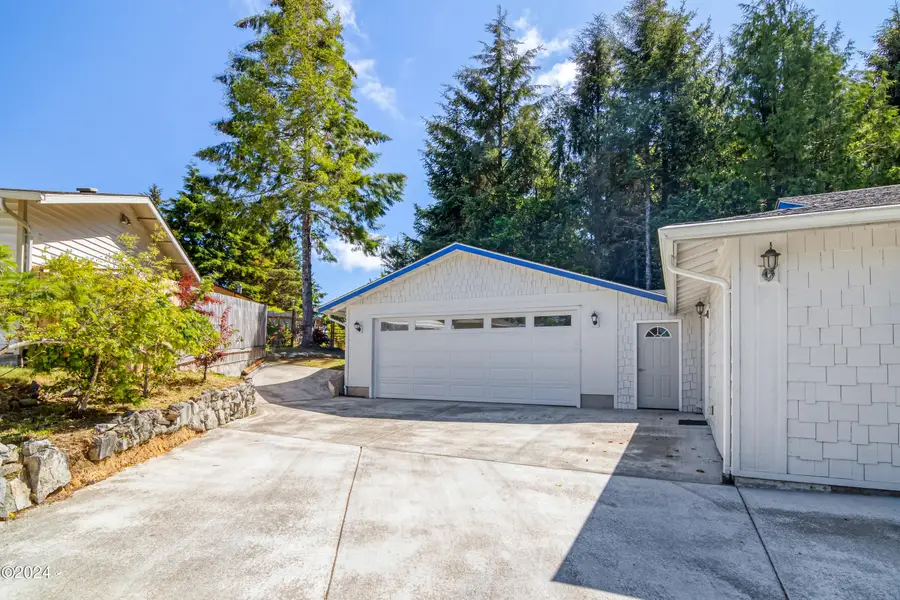 840 SE Ball, Waldport, OR 97394 - #3