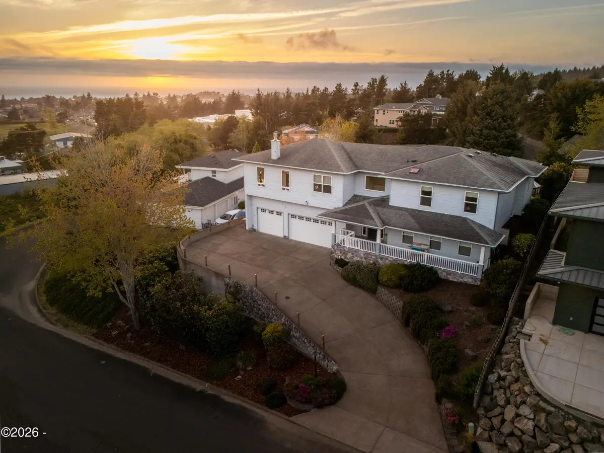 1015 NE 7th, Newport, OR 97365 - #1