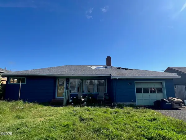 358 NE 6th St, Newport, OR 97365