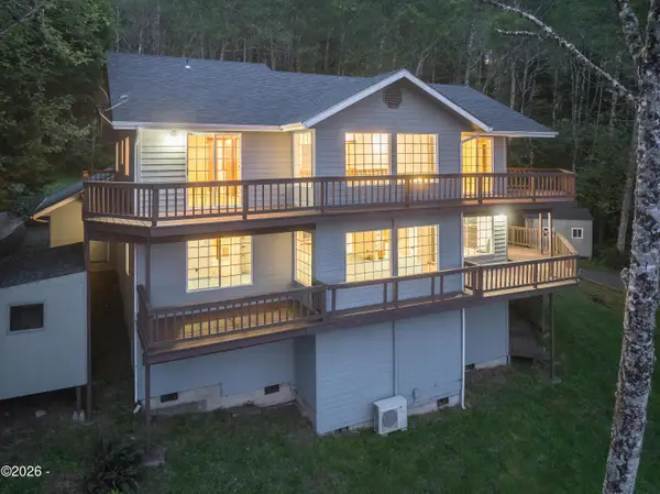 1262 King, Yachats, OR 97498