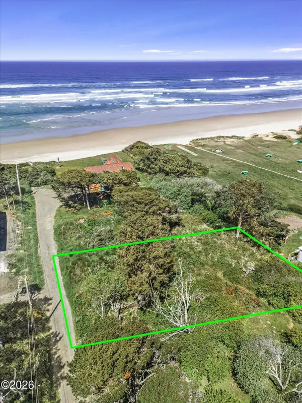 121 NW Texas, Yachats, OR 97498