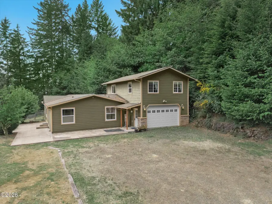 3909 N Bayview Rd, Waldport, OR 97394 - #2