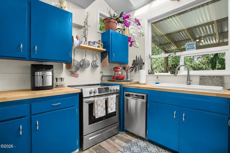 1909 NE 20th, Lincoln City, OR 97367 - #3