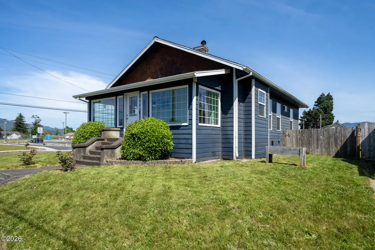 1802 8th, Tillamook, OR 97141 - #1