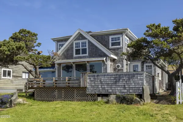 150 W 1st, Yachats, OR 97498