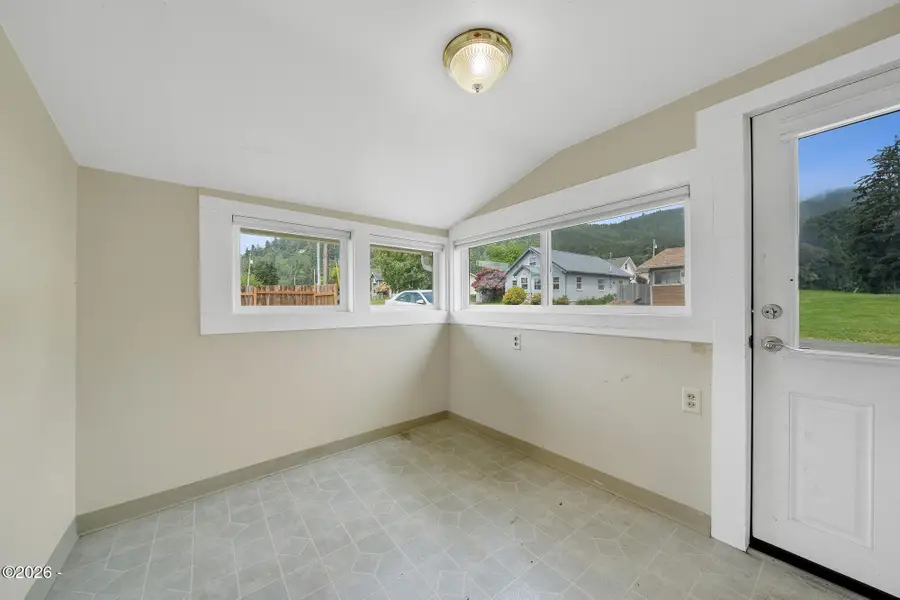 207 2nd, Garibaldi, OR 97118 - #2