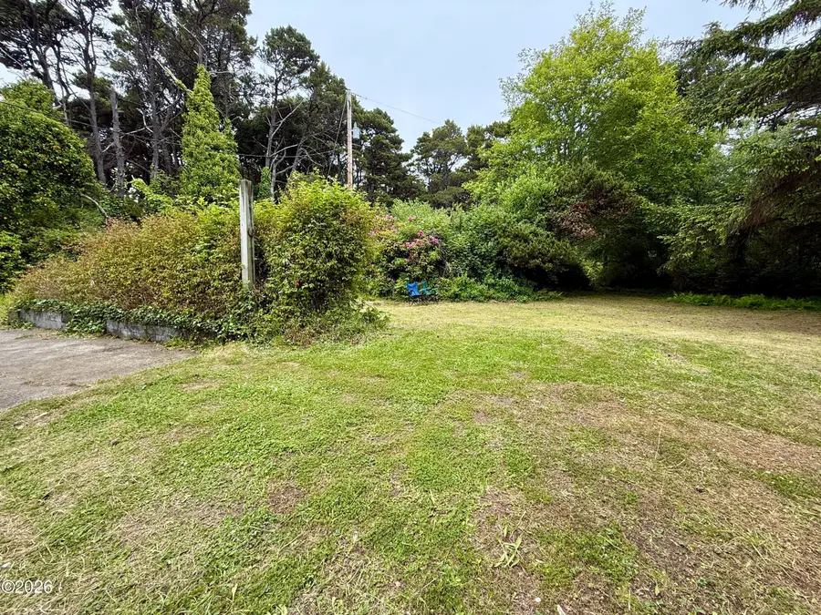 1390 SW Sherwood, Waldport, OR 97394 - #2