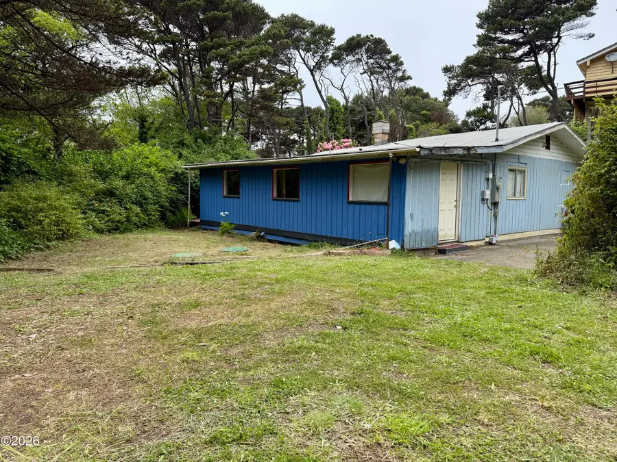 1390 SW Sherwood, Waldport, OR 97394 - #3