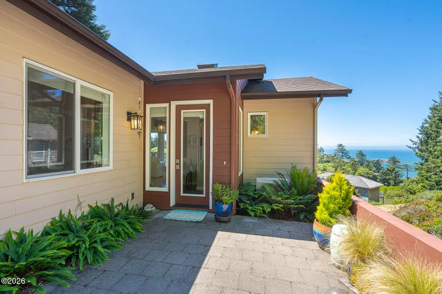 108 Sea Crest, Otter Rock, OR 97369 - #2