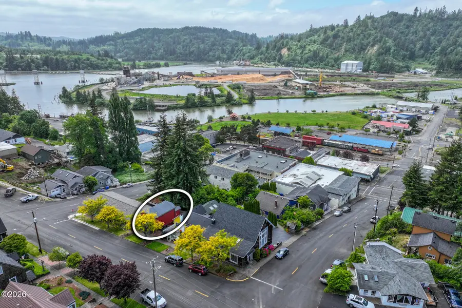 151 NE Alder, Toledo, OR 97391 - #3