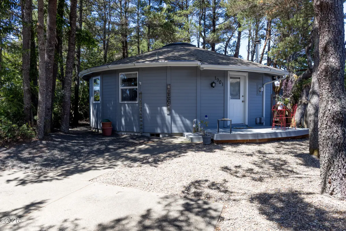 1901 23rd, Florence, OR 97439 - #1
