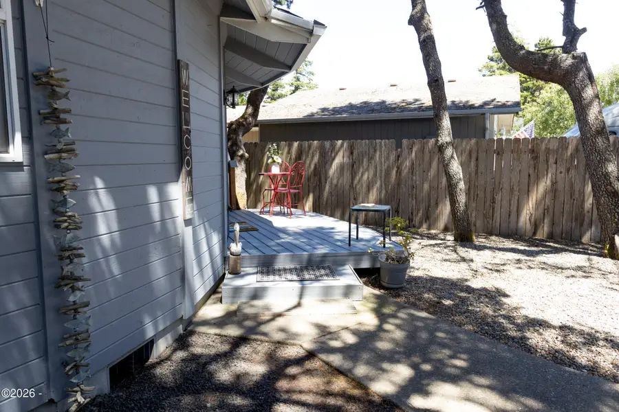 1901 23rd, Florence, OR 97439 - #3