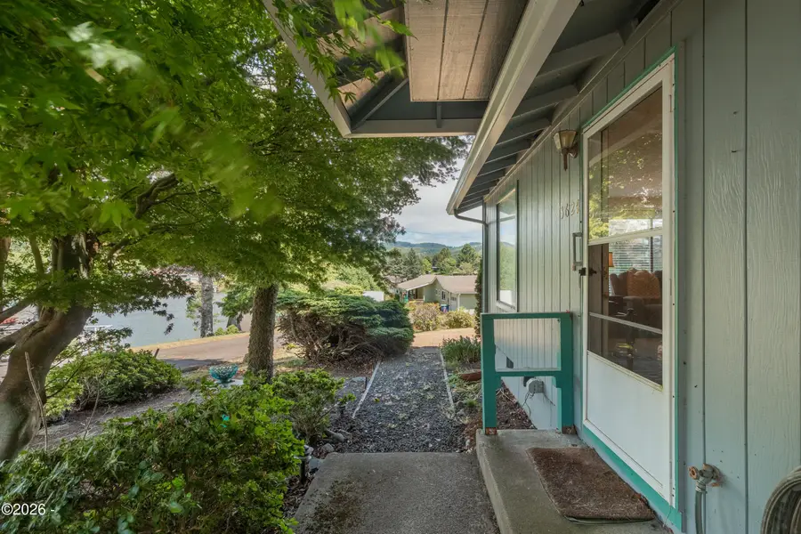 3624 NE West Devils Lake, Lincoln City, OR 97367 - #2