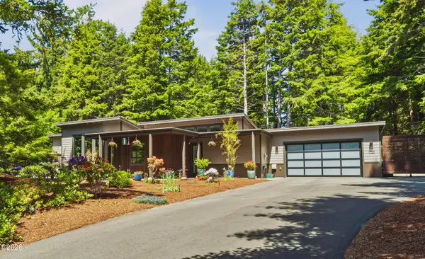 1020 NW Terrace, Waldport, OR 97394