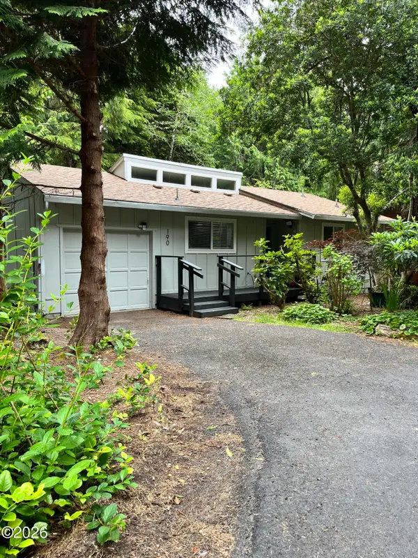 190 SW The Pines, Depoe Bay, OR 97341
