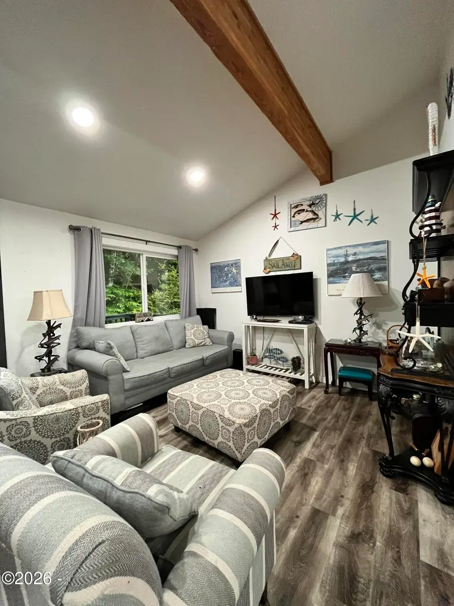 190 SW The Pines, Depoe Bay, OR 97341 - #2