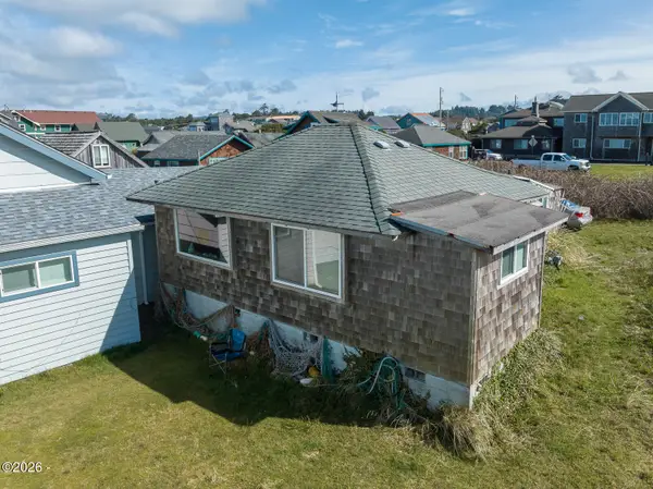 35 NW Dolphin, Newport, OR 97365
