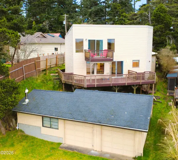 34970 6th, Pacific City, OR 97135