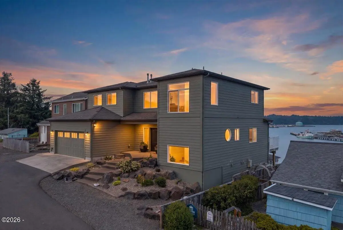 811 SW 12th, Newport, OR 97365 - #1