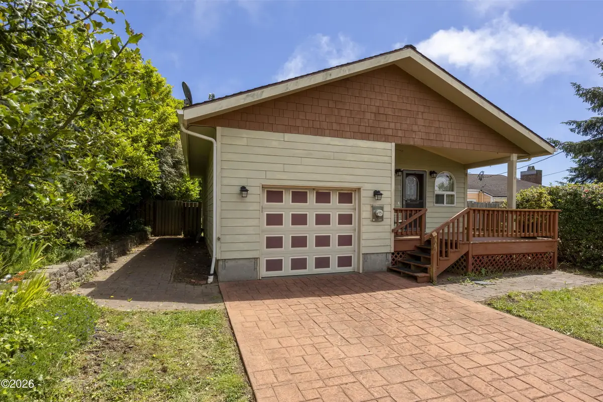 736 NW Lee St, Newport, OR 97365 - #1