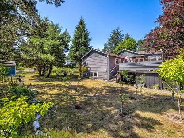 425 County, Manzanita, OR 97130