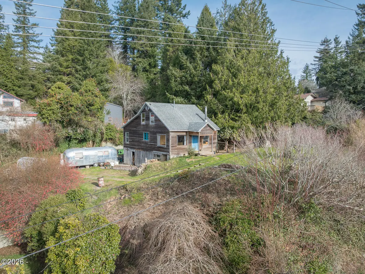 254 NE 3rd, Toledo, OR 97391 - Image #1