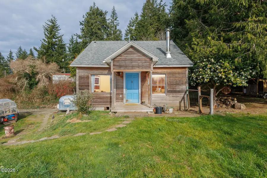 254 NE 3rd, Toledo, OR 97391 - Image #3