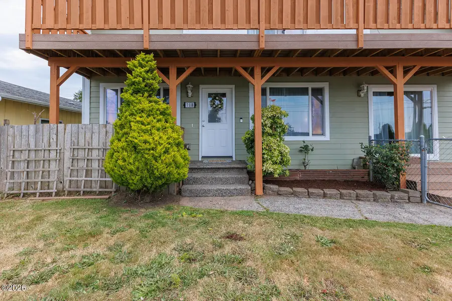718 NE Eads St, Newport, OR 97365 - #2