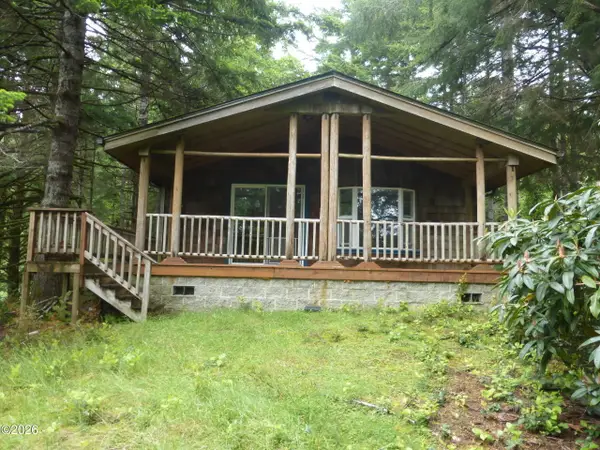 111 N Spruceway, Waldport, OR 97394