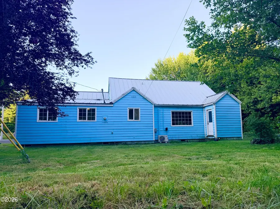 677 SE Moffitt, Waldport, OR 97394 - #3